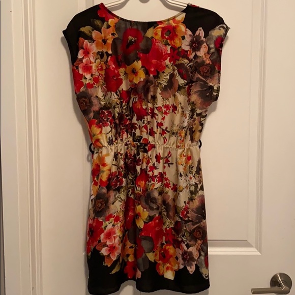 3 for $20 💜 F21 Tunic Floral Blouse - Picture 3 of 4